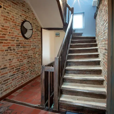 La Charmeuse D'etretat *