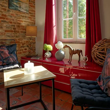 La Charmeuse D'etretat ボルドー・サン・クレール