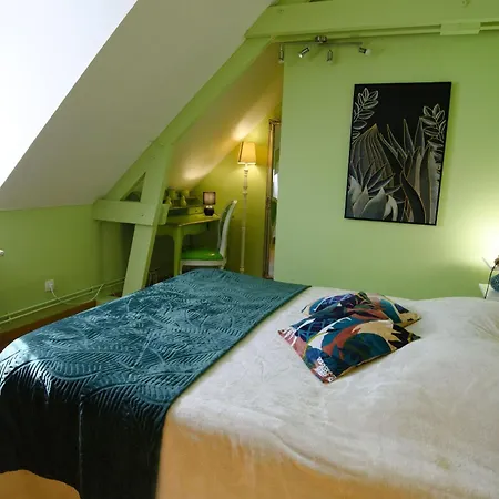 La Charmeuse D'etretat *