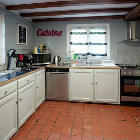 La Charmeuse D'etretat *