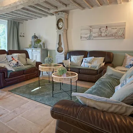 La Charmeuse D'etretat