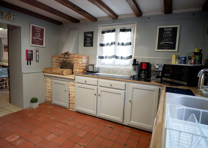 La Charmeuse D'etretat * Bordeaux-Saint-Clair